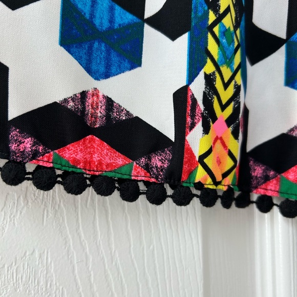 NWT Forever 21 shorts. Size large. Gorgeous patterned shorts ! - Picture 11 of 12